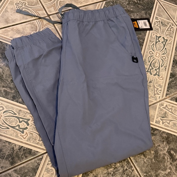 Women’s Blue Carhartt Scrub Set - Picture 7 of 8